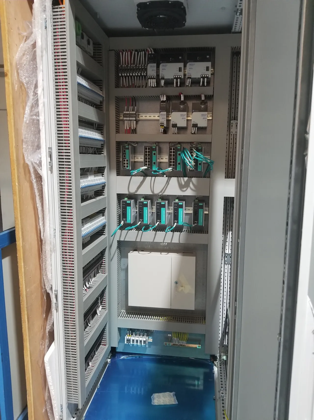 Network and remote I/O panel with managed switches